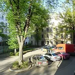 Elizabeth's Yh Hostel