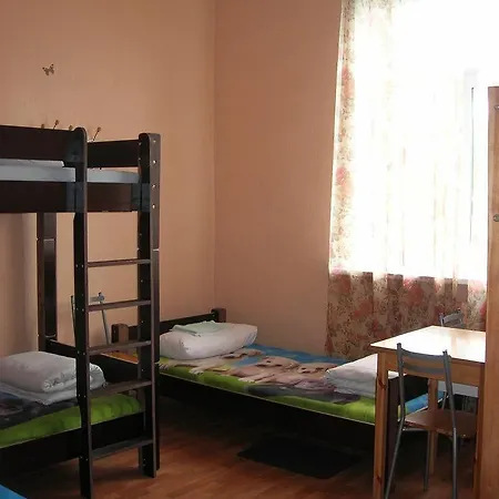 Elizabeth's Yh Hostel *