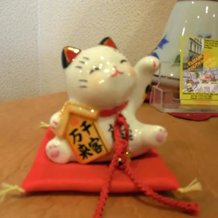 Elizabeth's Yh Hostel *