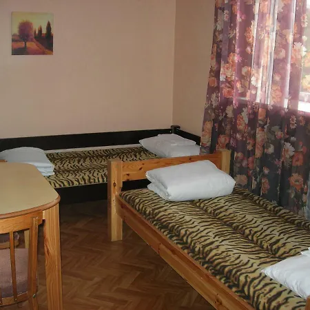 Elizabeth's Yh Hostel Riga