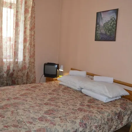 Elizabeth's Yh * Riga