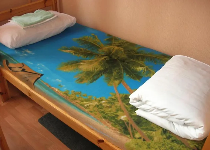 بيت شباب Elizabeth's Yh *